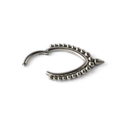 surgical steel teardrop septum clicker with spheres and spiky drop closure mechanism view