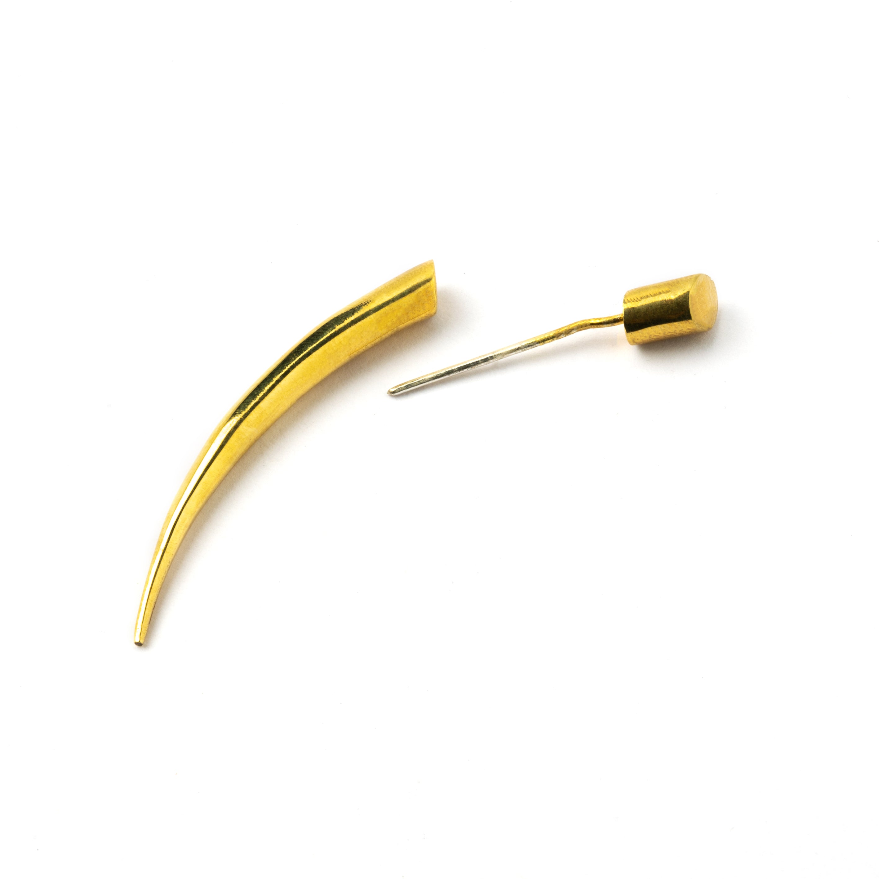 gold plated silver curved spike fake gauge earring closure view