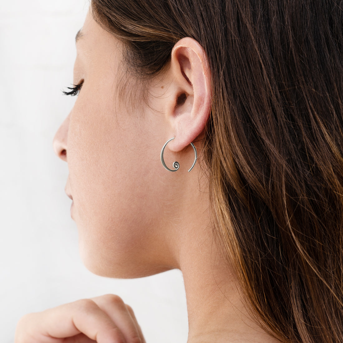 Curlicue-silver-Hoops_carmen_2