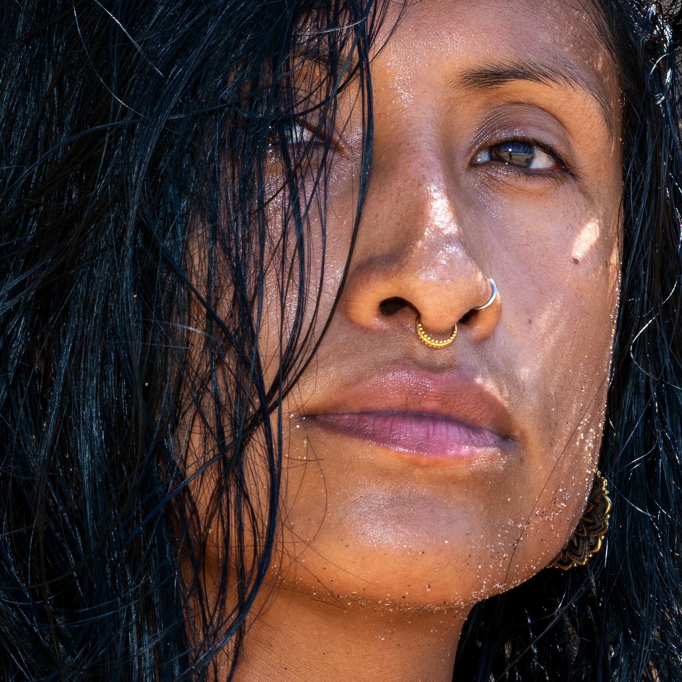 model wearing Didi Golden Clicker Ring