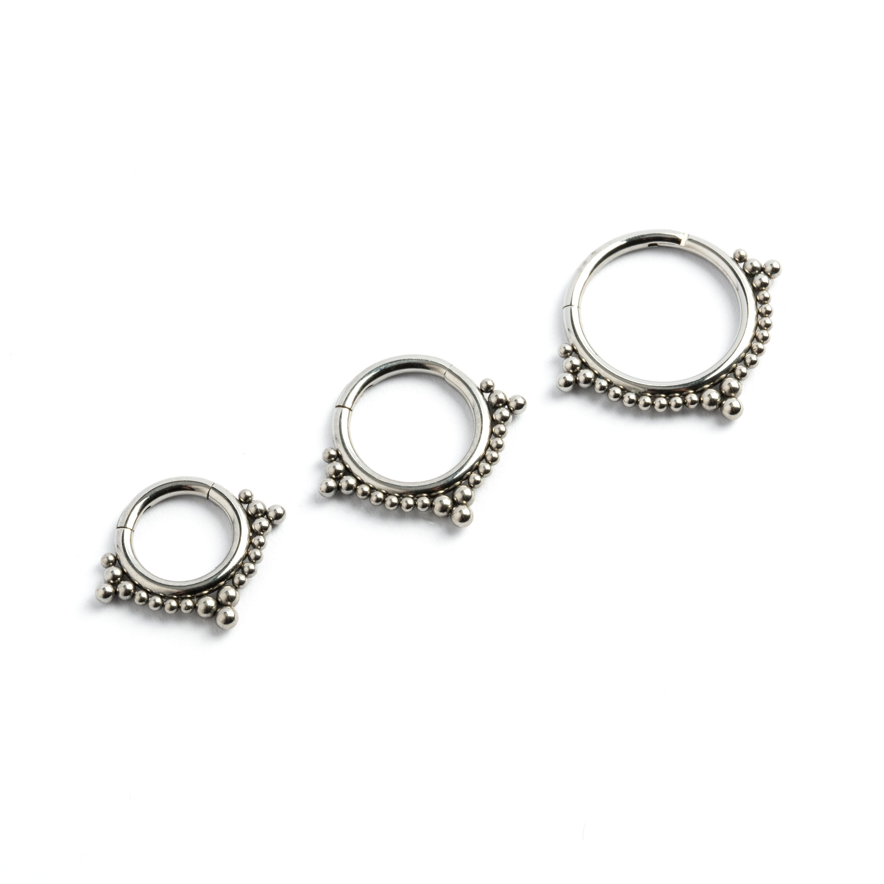 6mm, 8mm, 10mm Deva Septum Clicker Rings side view