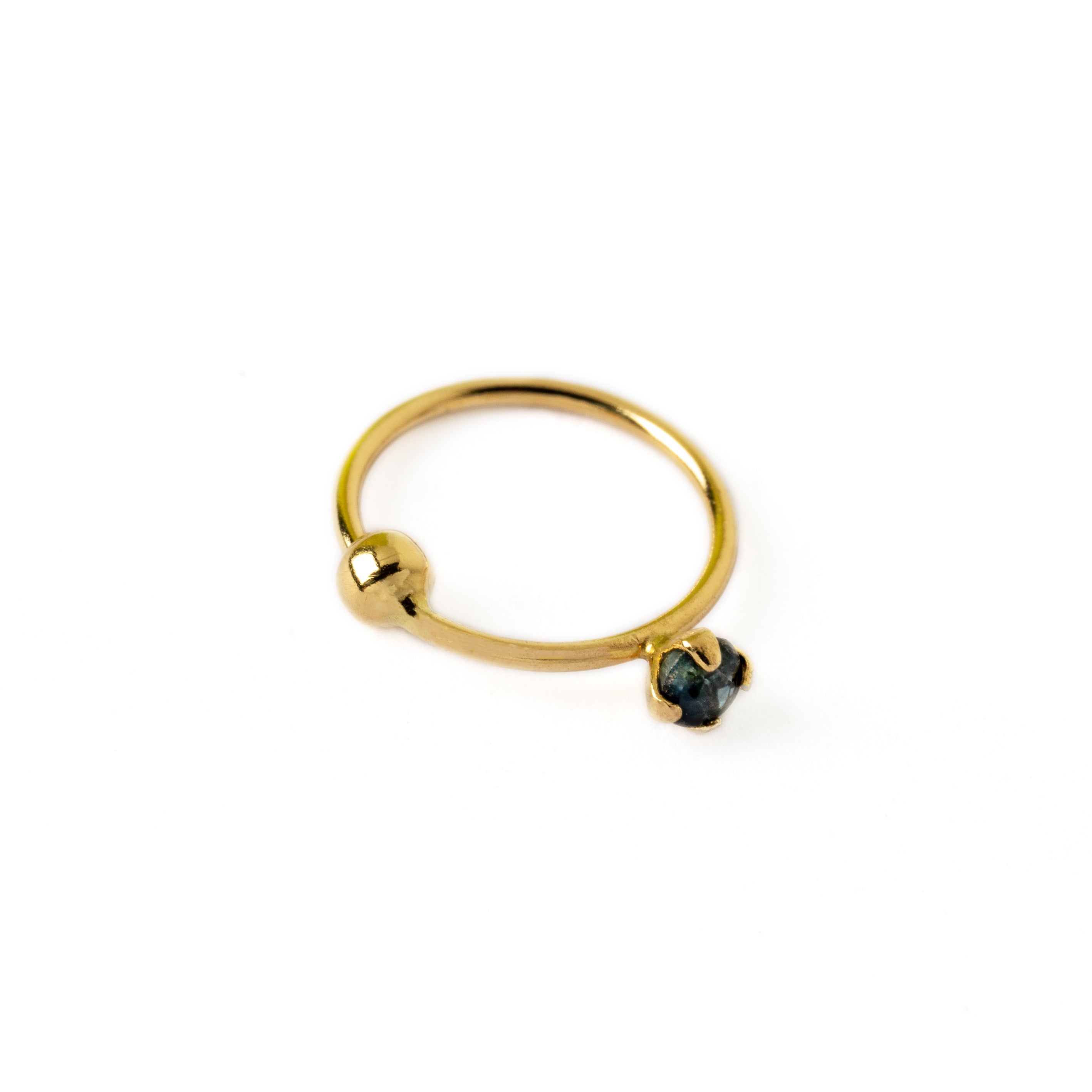 14k Gold nose ring with Sapphire right side view