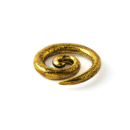 single golden brass spiral ear wight hanger close up view