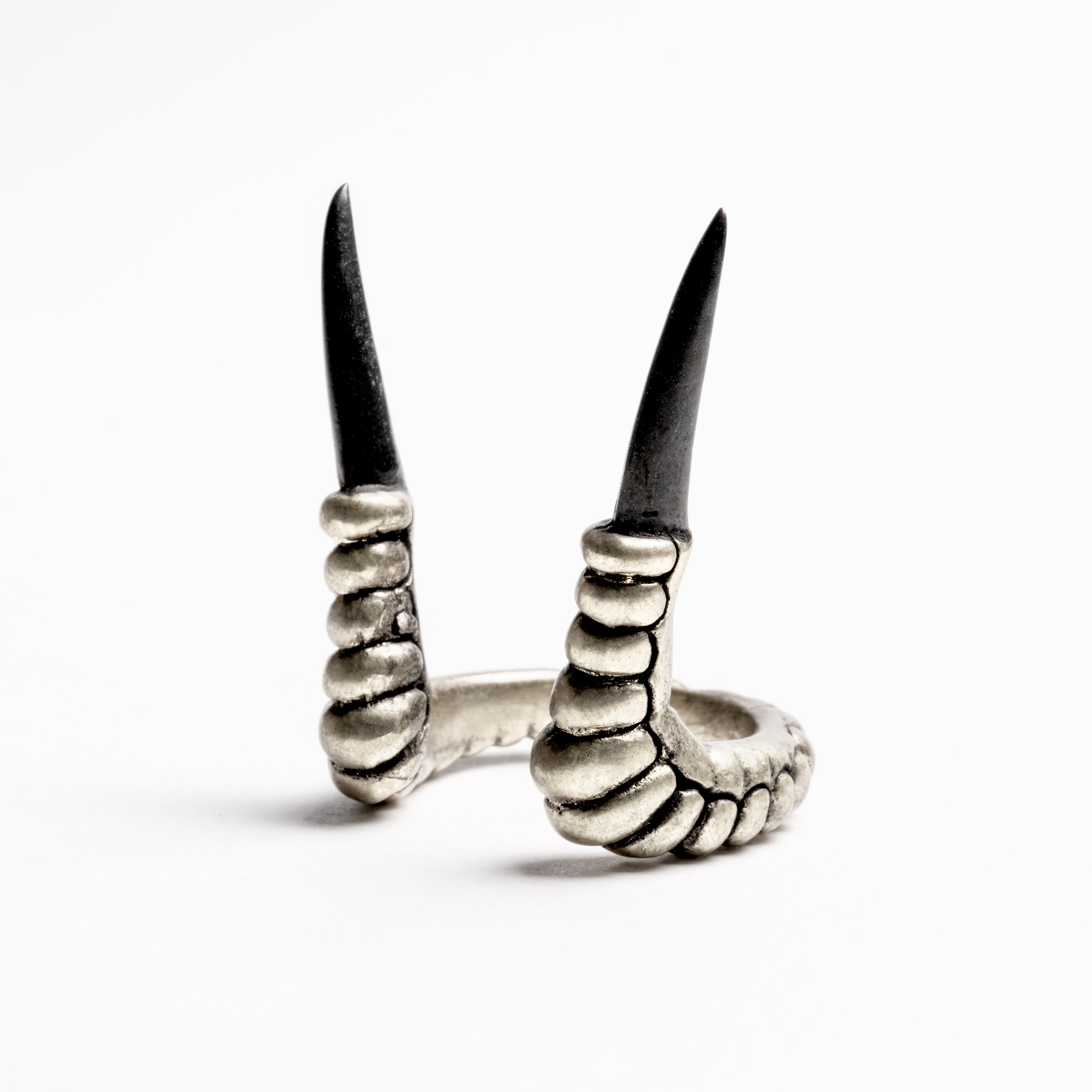 Gothic-dragon-claw-ring_1