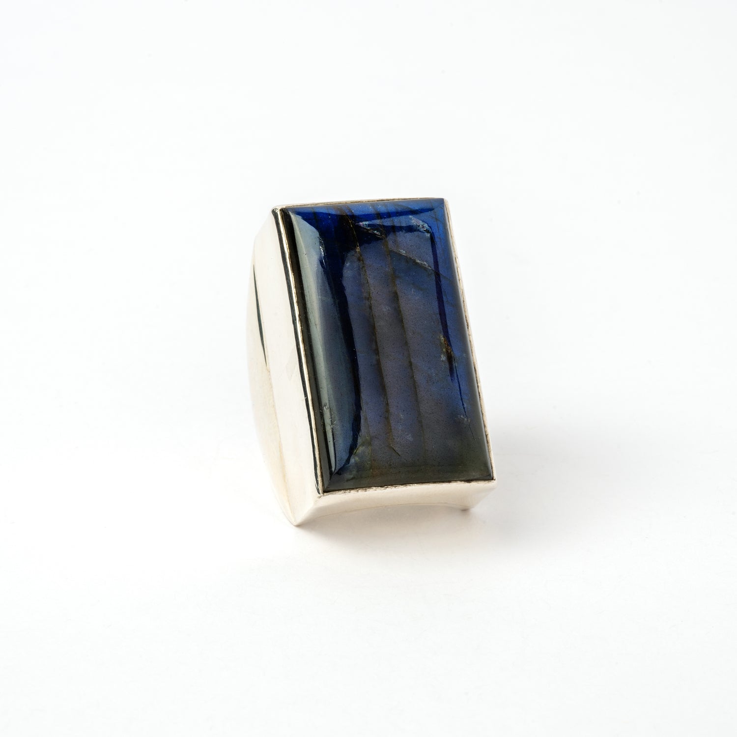 Hallmarked Silver Ring with stunning Labradorite