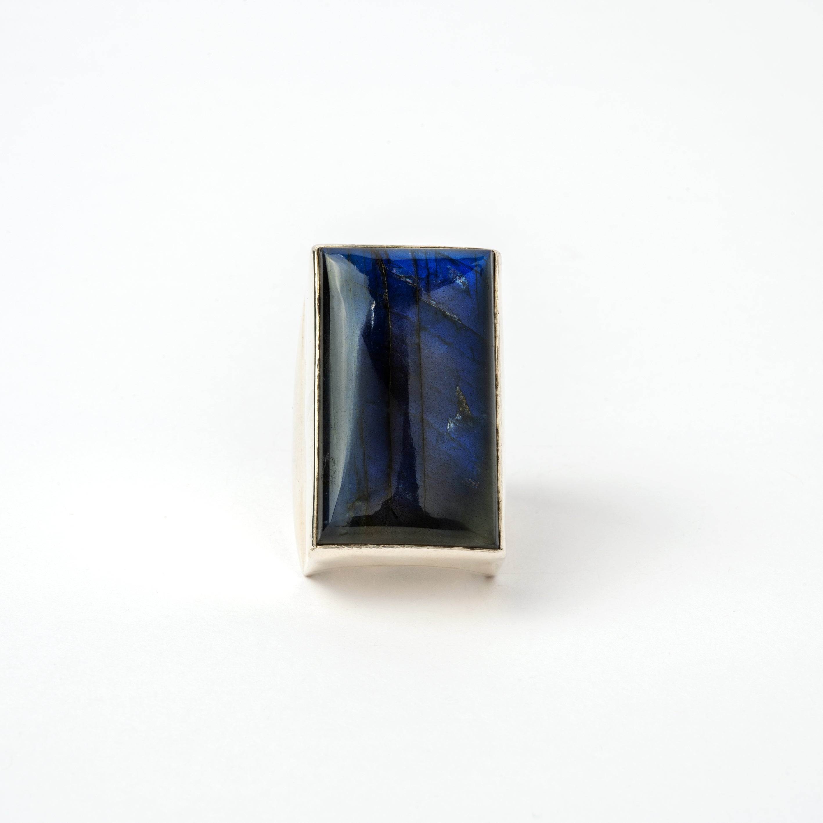 Hallmarked Silver Ring with stunning Labradorite