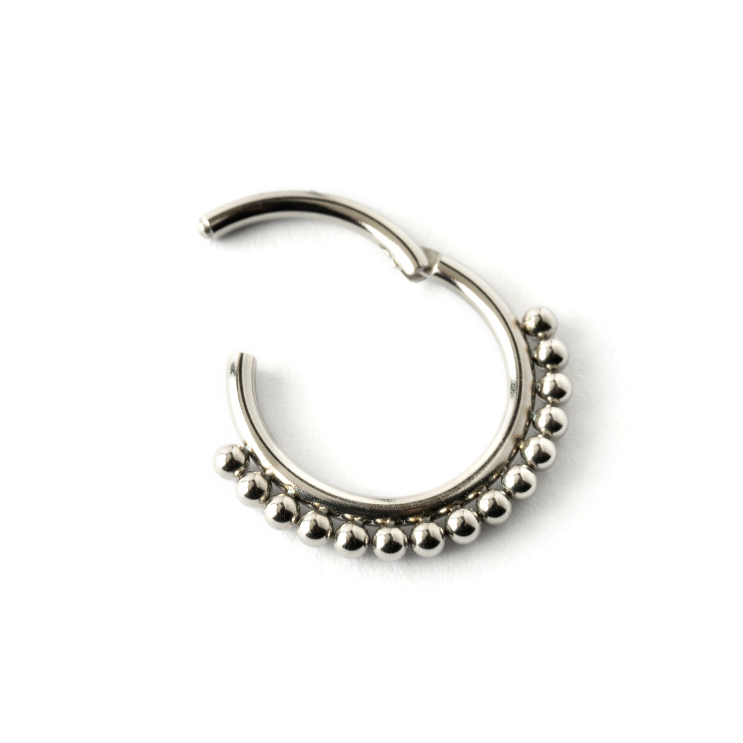 Liya surgical steel septum clicker ring right side closure view