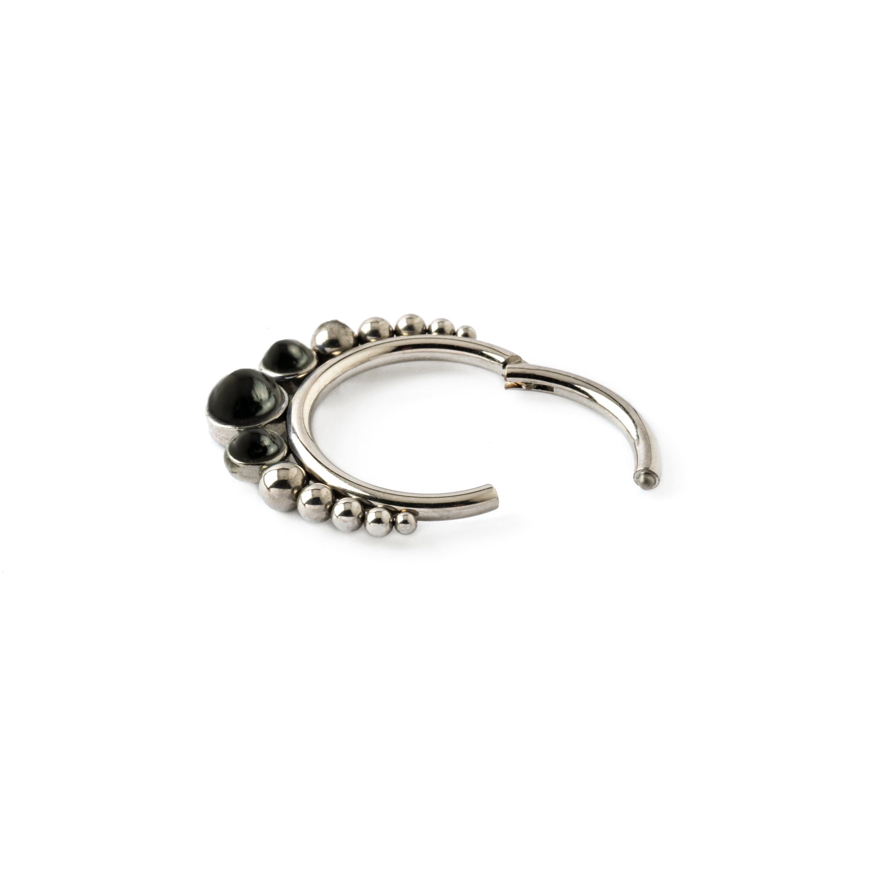 Surgical steel septum clicker ring with black onyx click on closure view