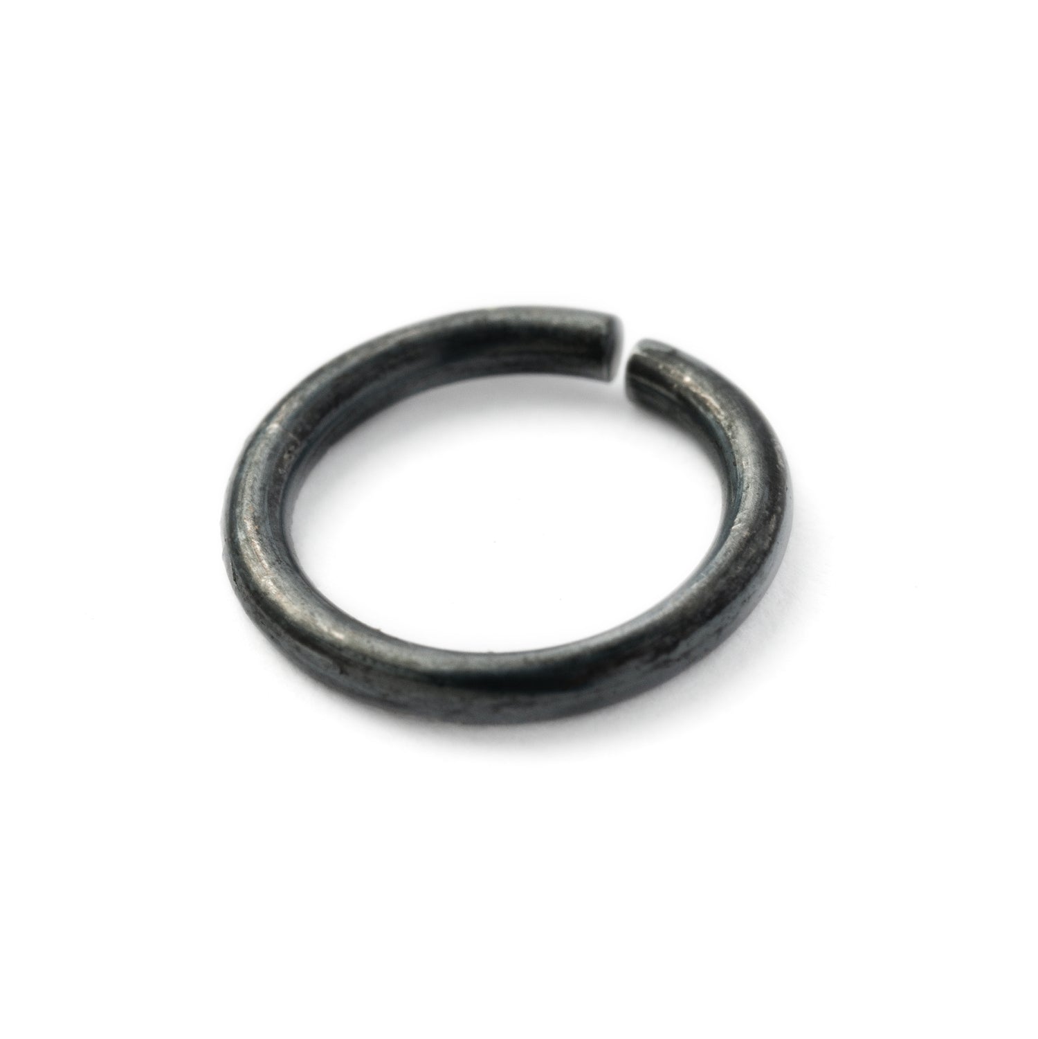 Plain-black-silver-septum-ring1