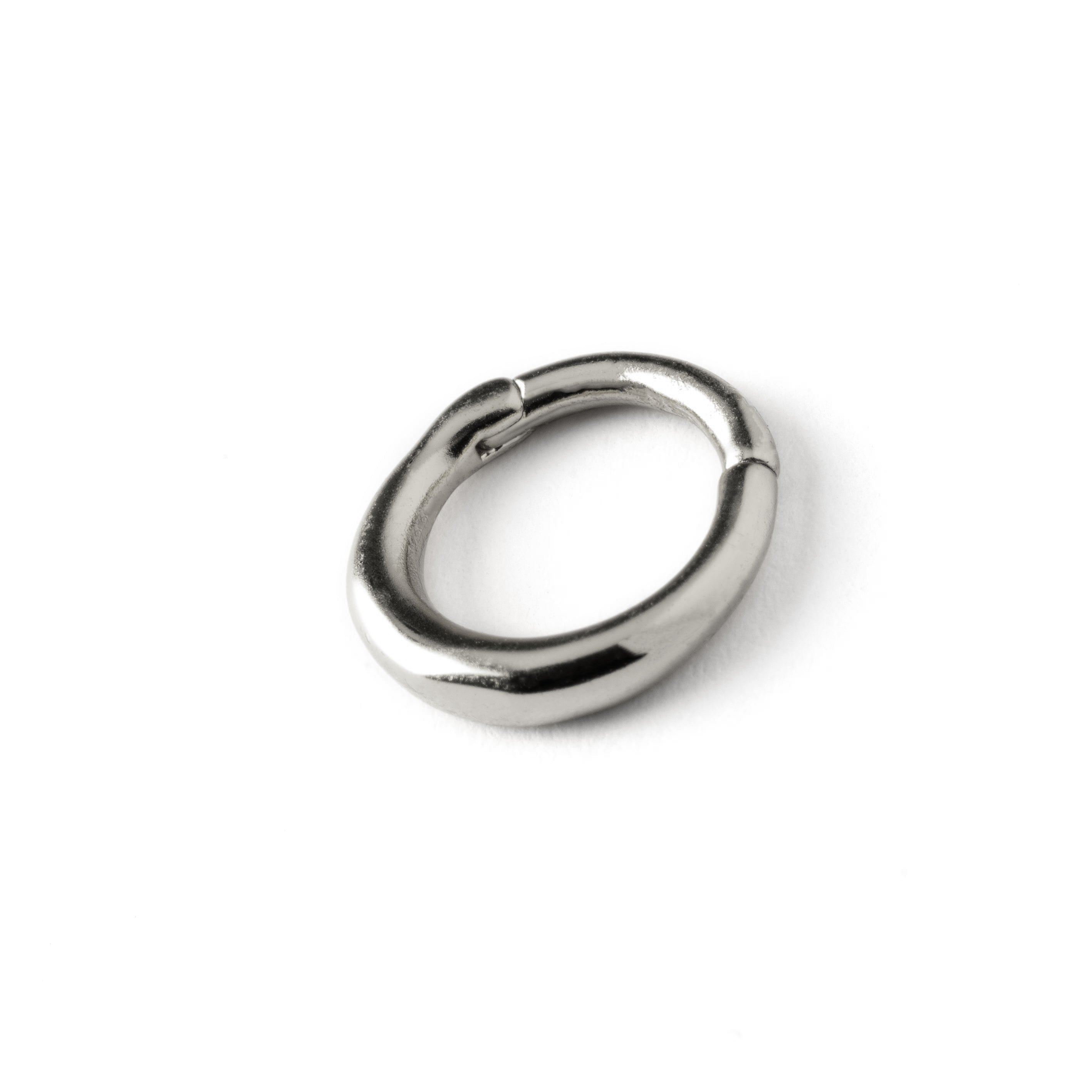 Raja surgical steel septum clicker ring right side view