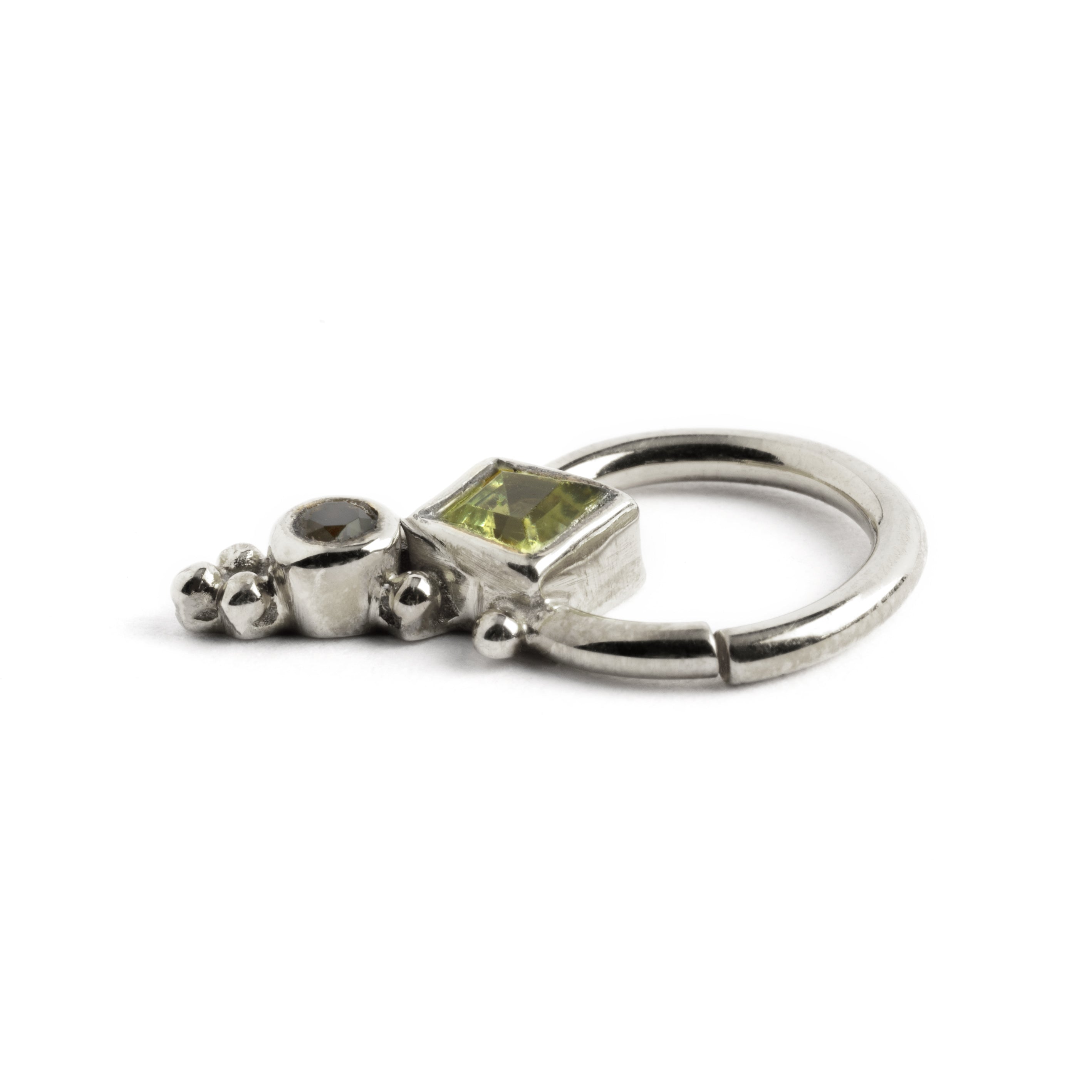 Rishi Silver Septum - Peridot and Smokey Quartz side view