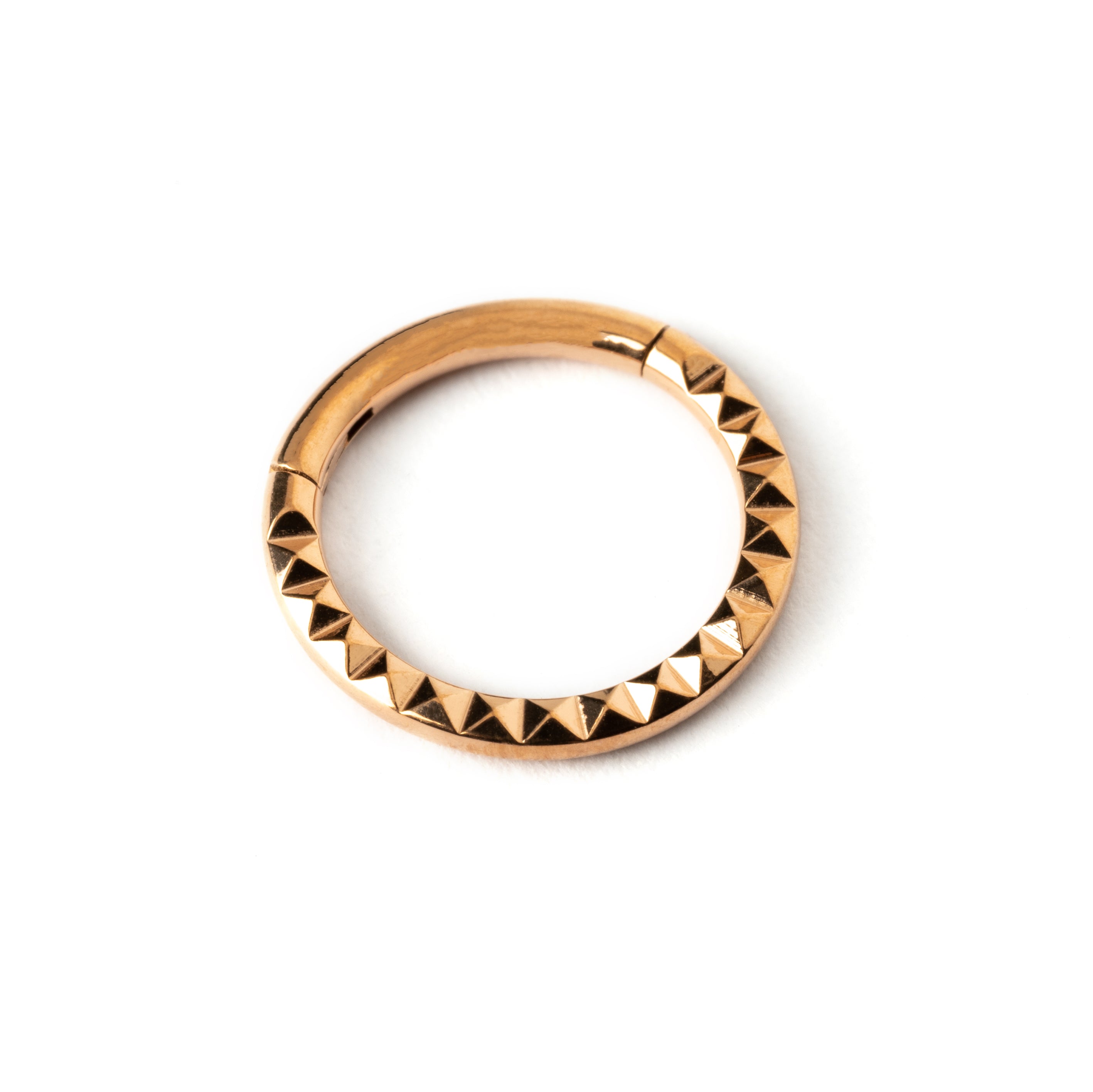 Giza rose gold surgical steel clicker ring with 3d pyramid patter side view