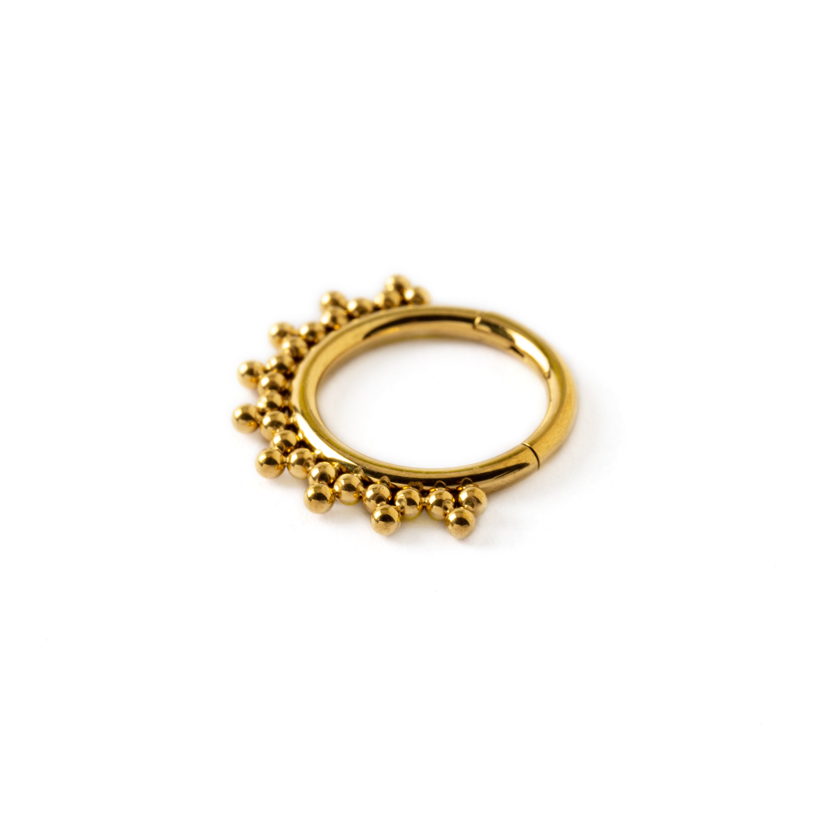 Sarika gold surgical steel septum clicker side view
