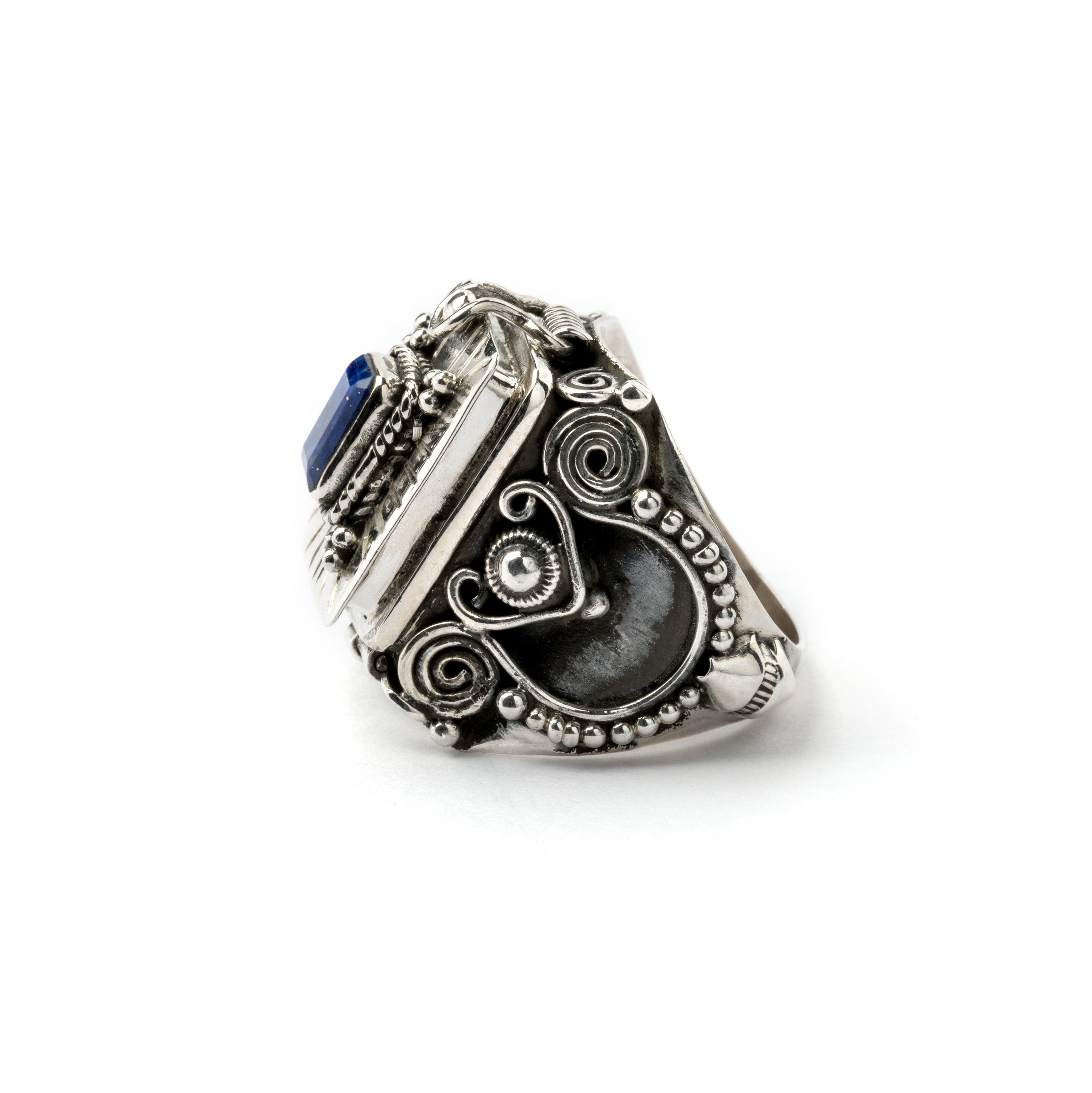 925 Silver box ring with Lapis Lazuli  side view