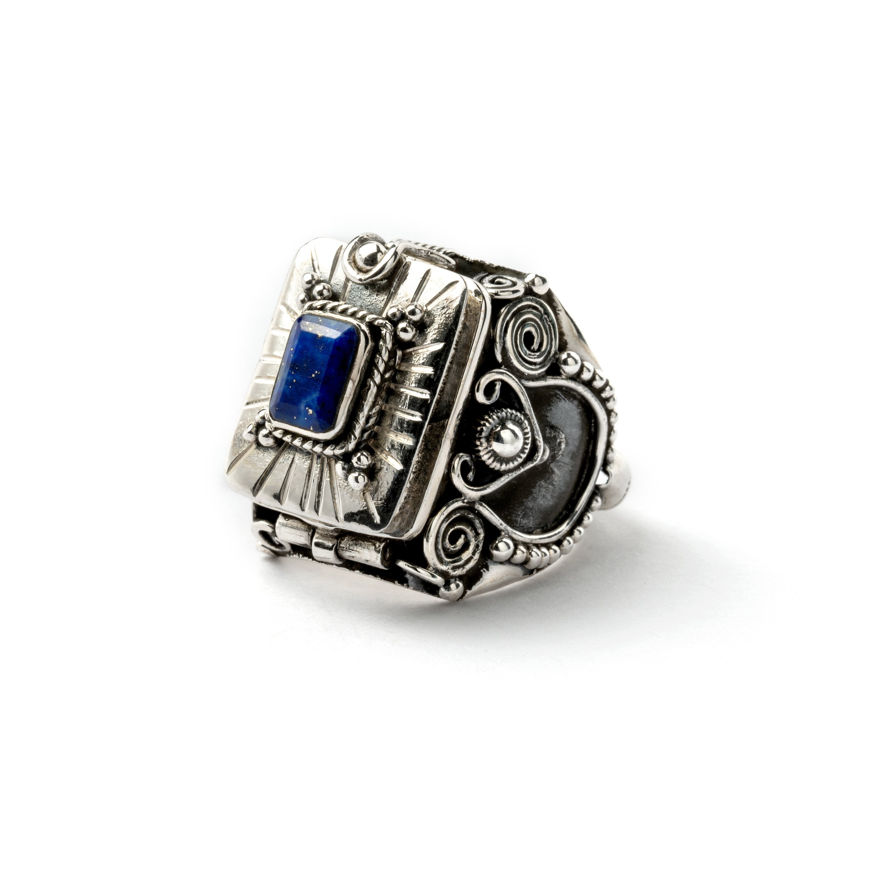 925 Silver box ring with Lapis Lazuli left side view