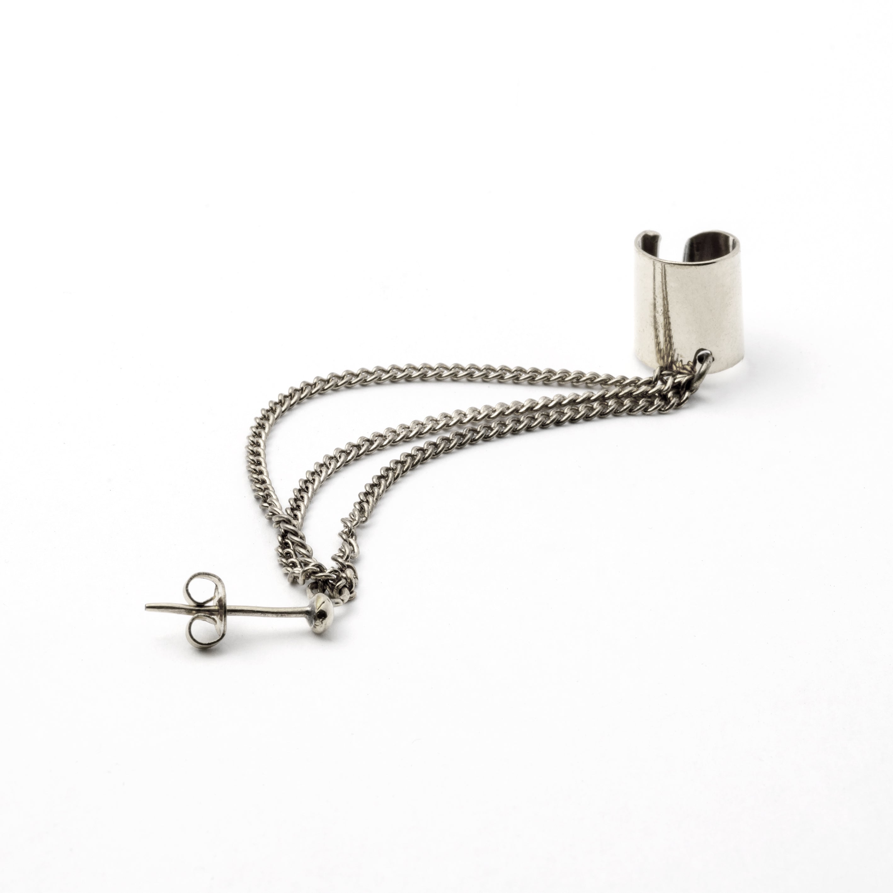 Silver-Ear-Cuff-With-A-Chain-To-An-Ear-Stud_1