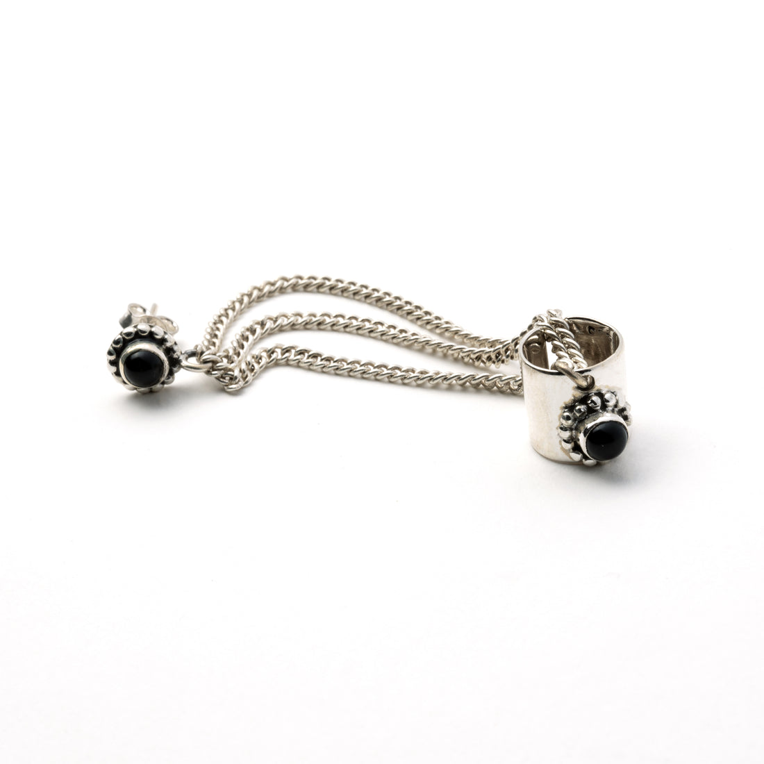 Silver-Ear-Cuff-with-Black-Onyx_2
