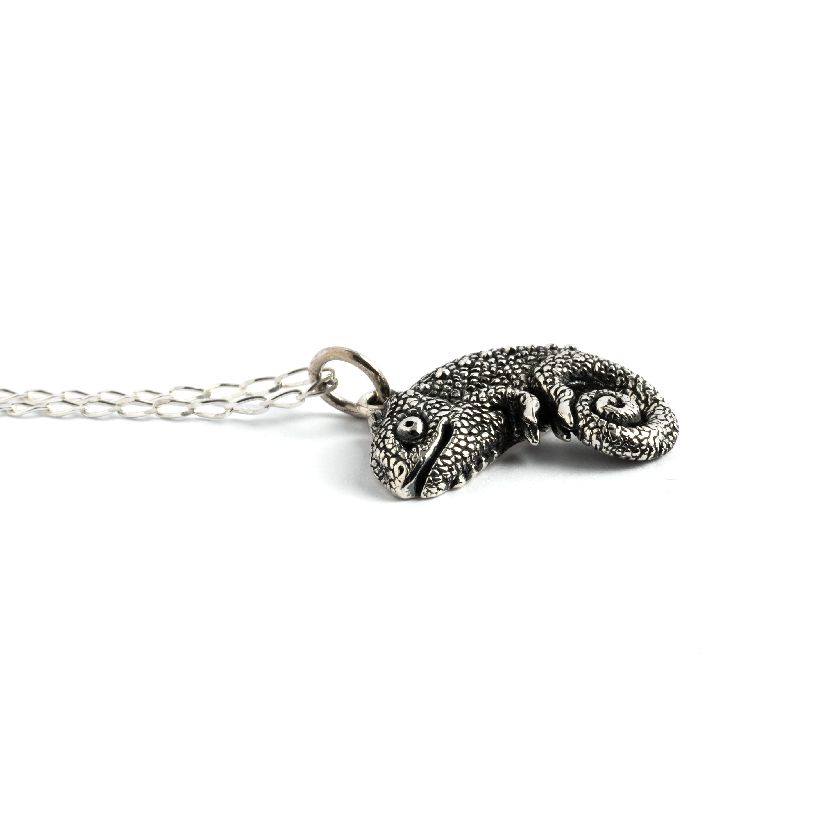 Silver-Iguana-Necklace_4