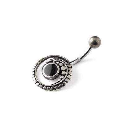silver spiral belly piercing with black onyx shell right side view