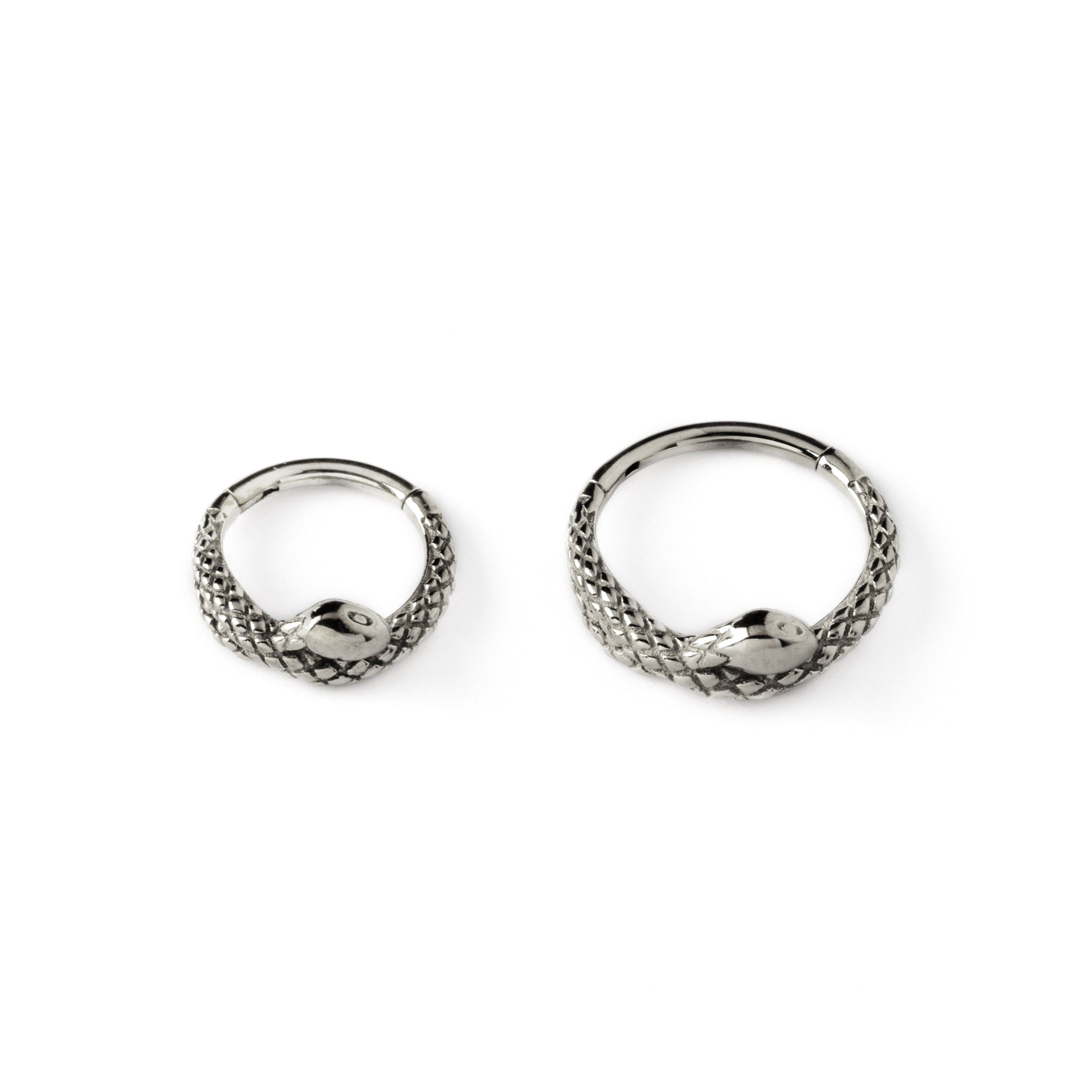 8mm & 10mm in dimeter surgical steel snake clicker rings 