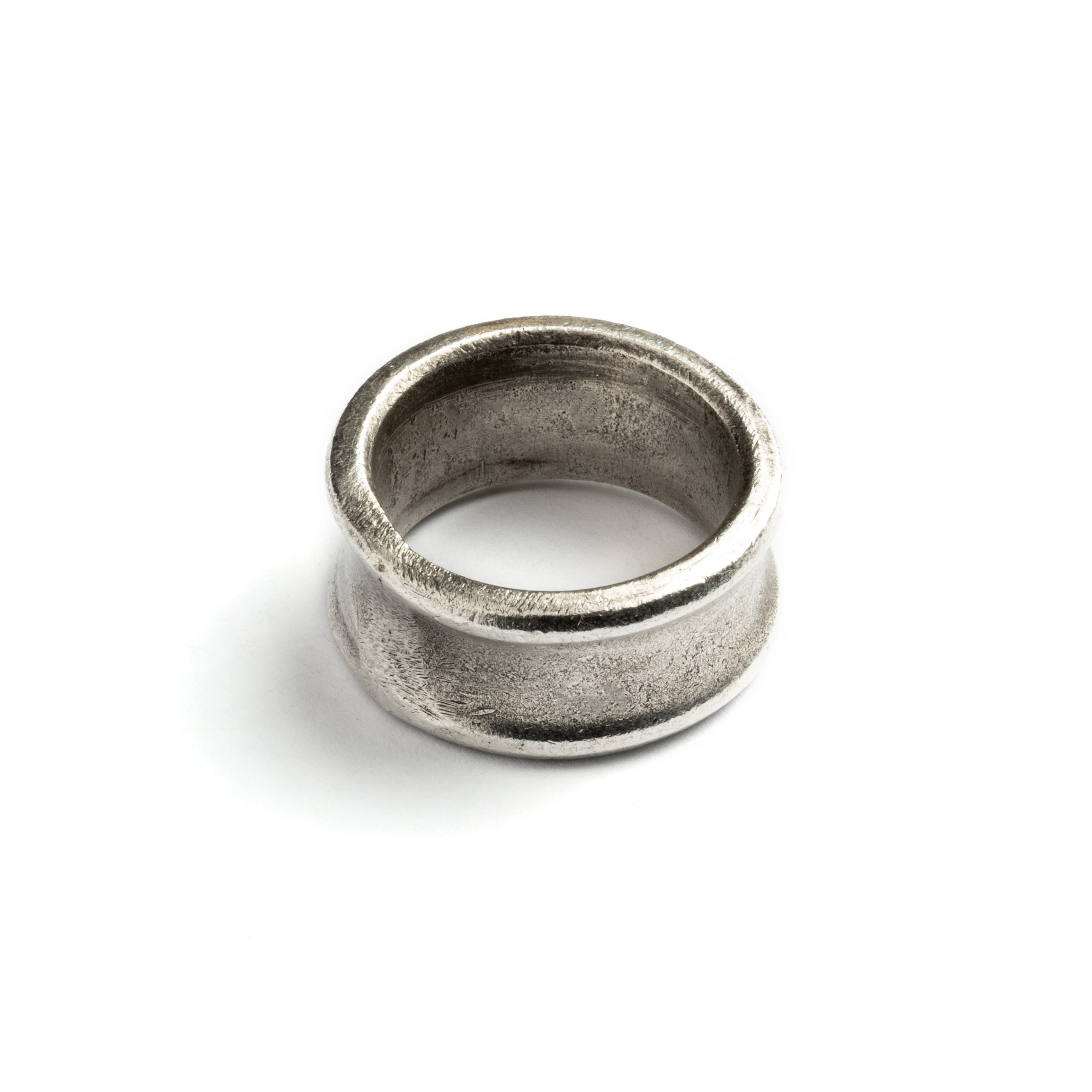 Rampa Silver Ring side view