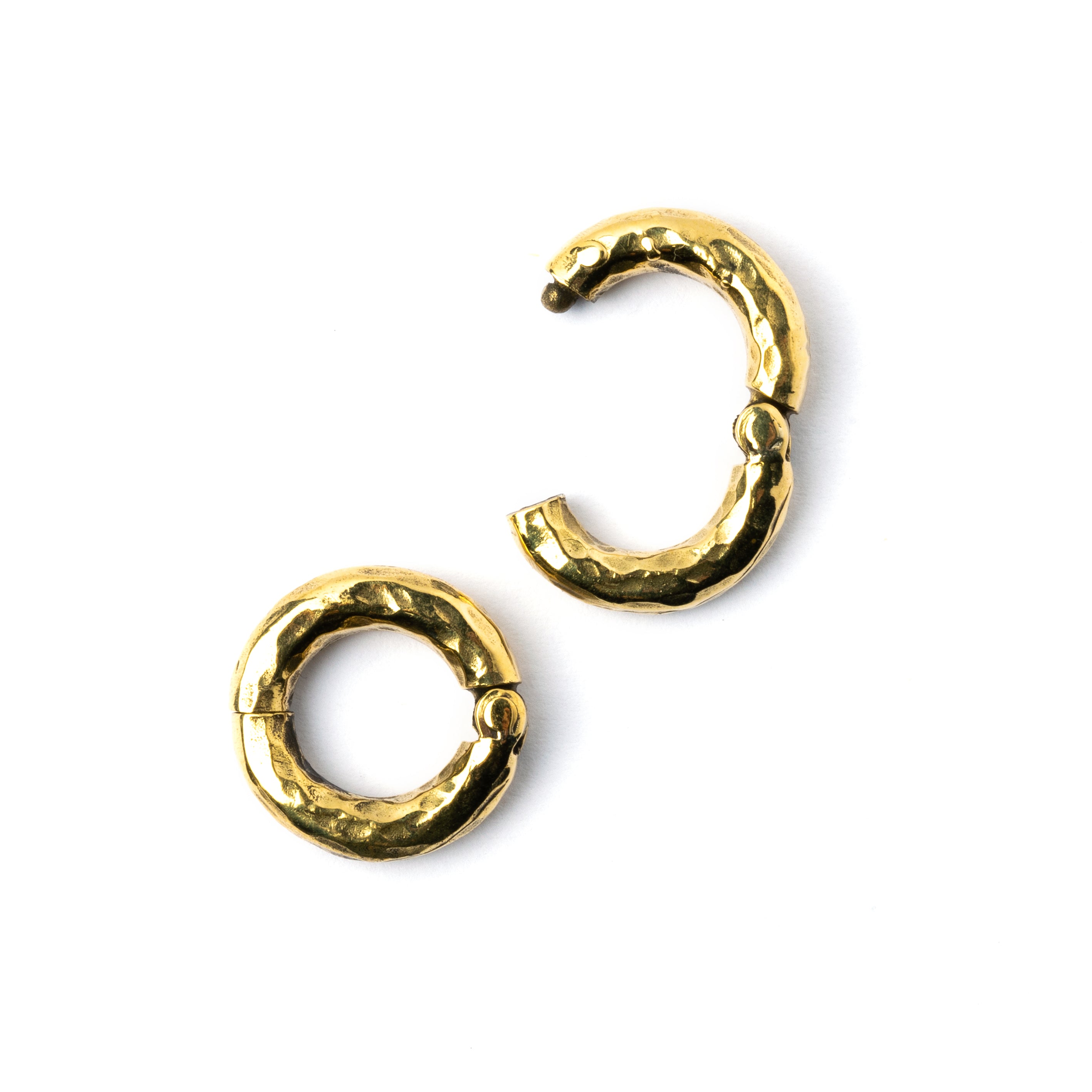 gold brass hammered gauge hoops open mode and close mode frontal view