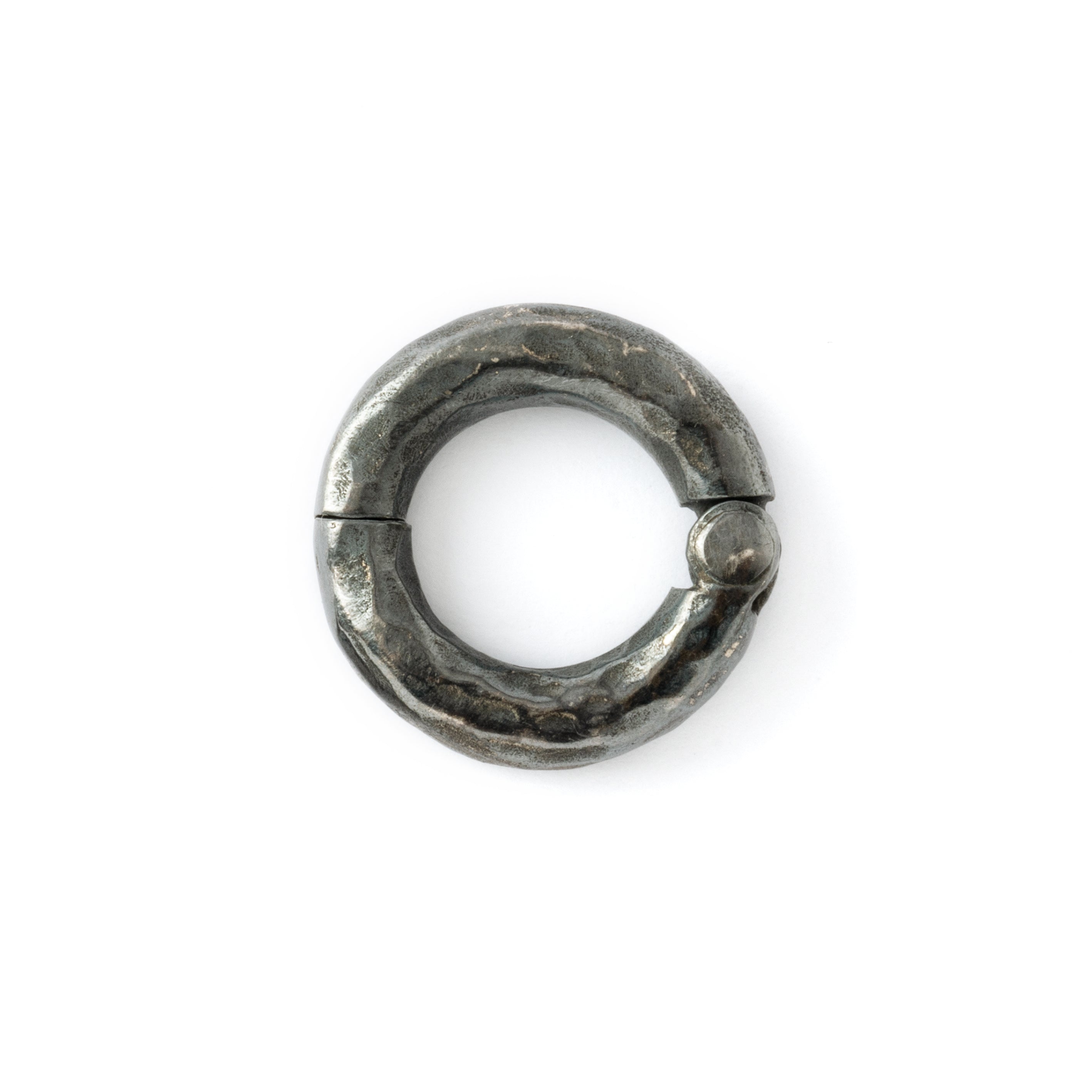 4mm hammered black Silver hoop hanger frontal view