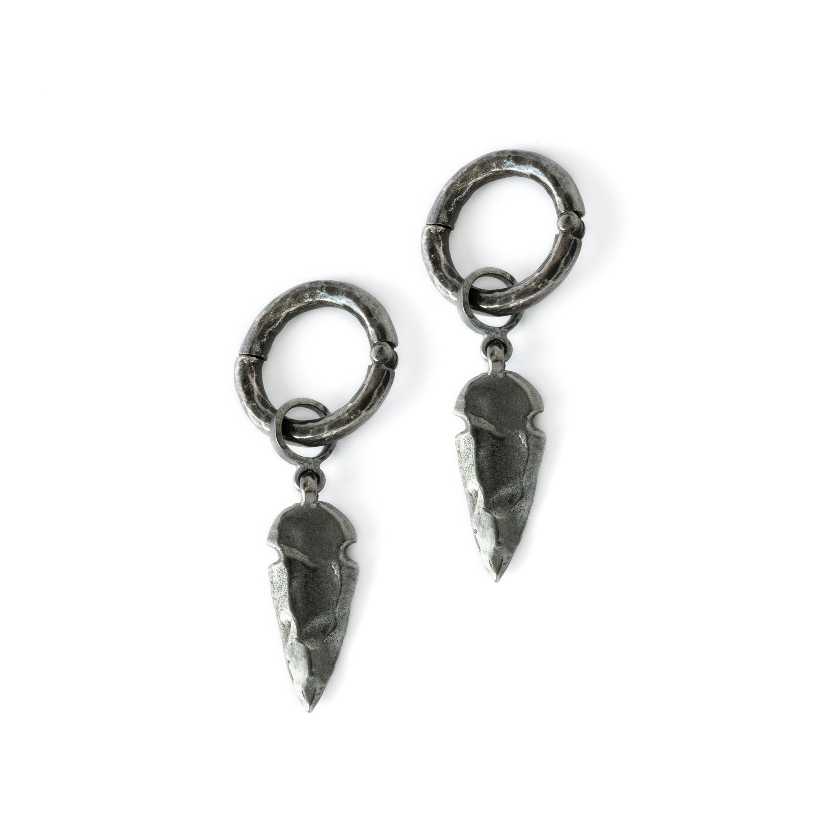 pair of 3mm black silver arrowhead hangers frontal view