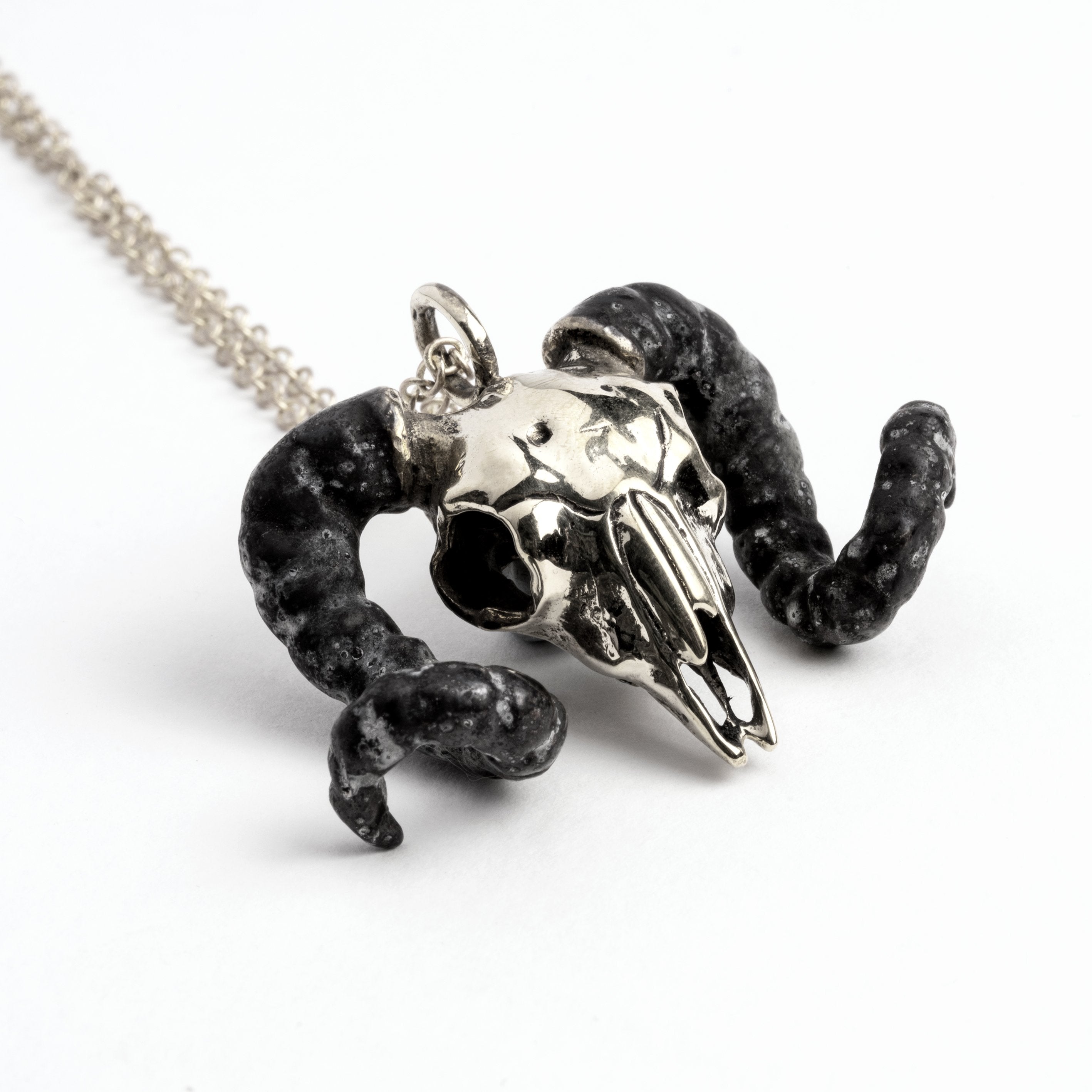 ram-skull-necklace-white-bronze_2